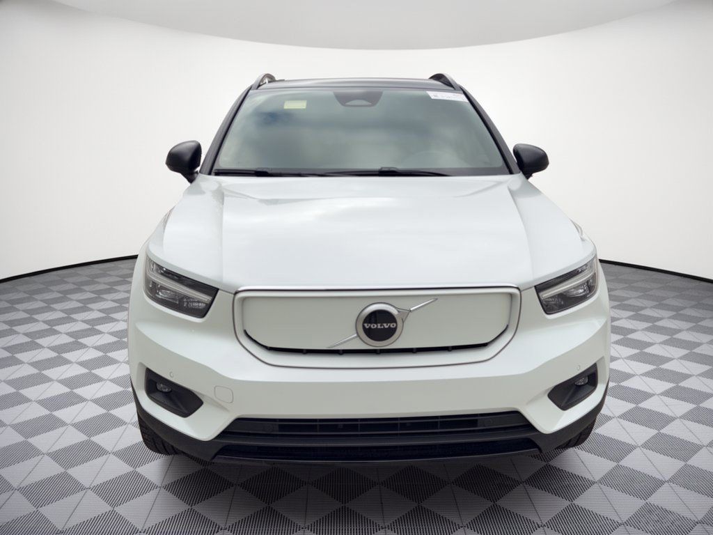 Used 2021 Volvo XC40 P8 Recharge w/ Climate Package AWD/4WD image 6