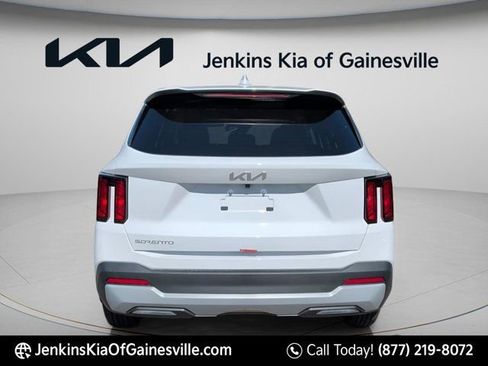 New 2026 Kia Sorento LX FWD image 6