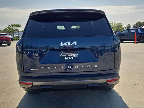 New 2027 Kia Telluride S image 6