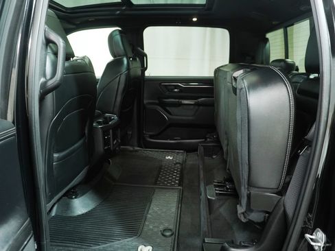 Used 2022 RAM 1500 Laramie AWD/4WD image 12