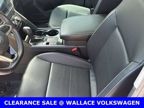Certified 2023 Volkswagen Atlas SE w/ Panoramic Sunroof Package FWD image 16