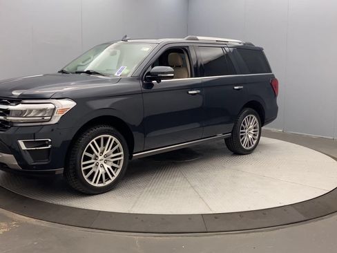 Used 2023 Ford Expedition Limited AWD/4WD image 9