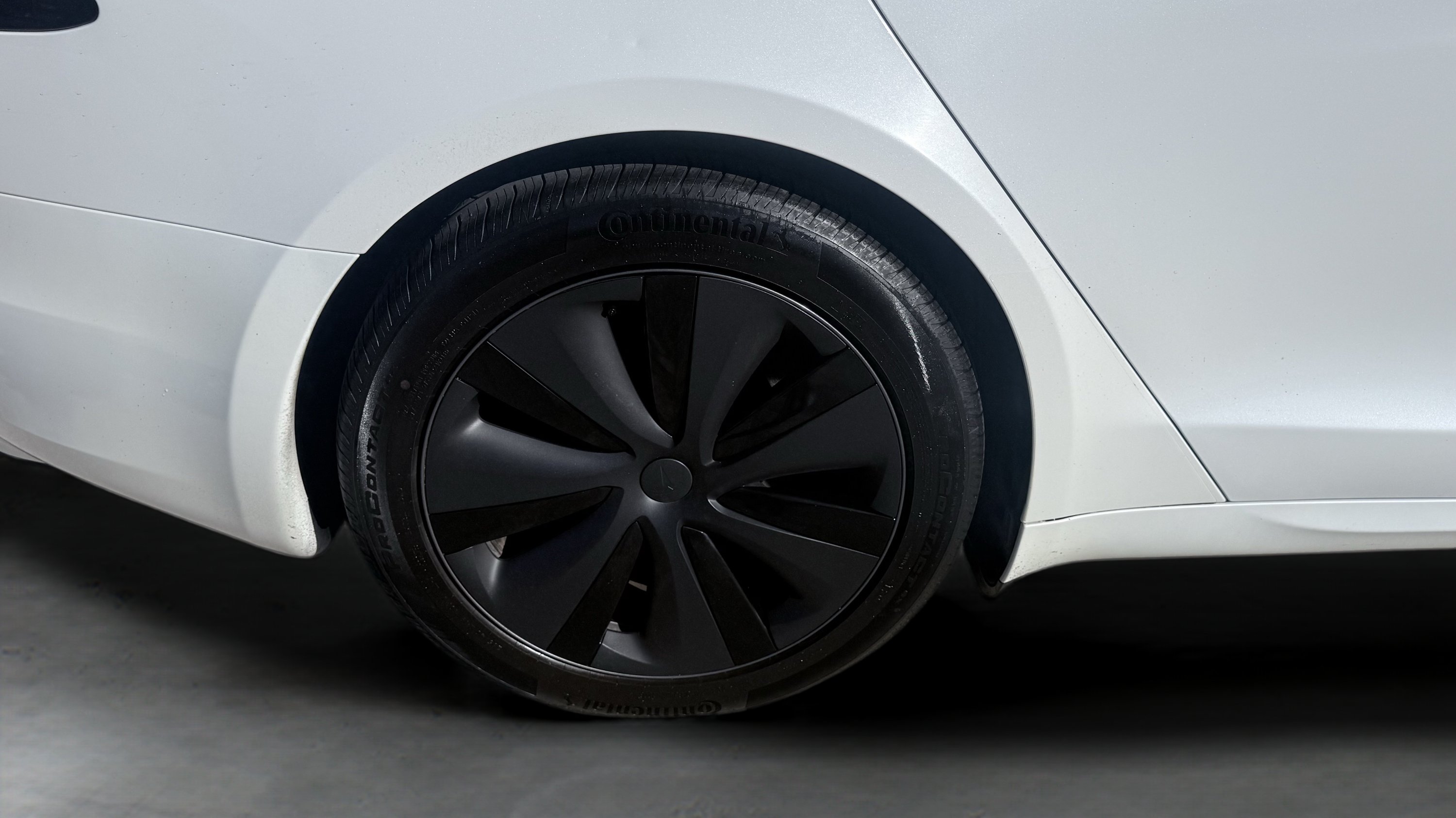 Used 2023 Tesla Model S AWD/4WD image 5