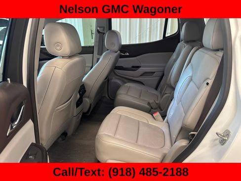 Used 2020 GMC Acadia SLT w/ LPO, Floor Liner Package FWD image 10