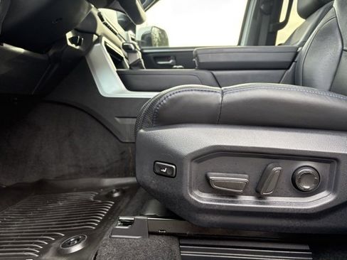 Used 2025 Toyota Sequoia Platinum image 34