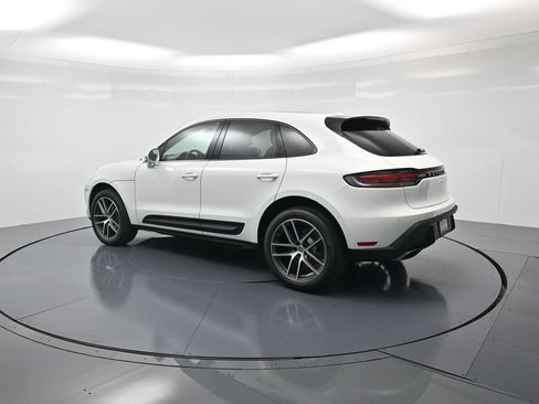Certified 2026 Porsche Macan AWD/4WD image 3