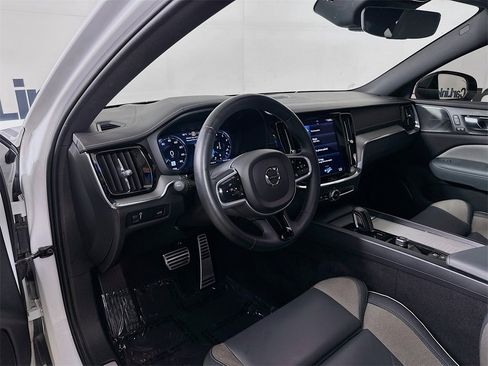 Used 2022 Volvo S60 B5 R-Design w/ Advanced Package image 9