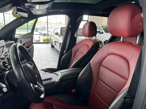 Used 2020 Mercedes-Benz GLC 300 4MATIC image 10