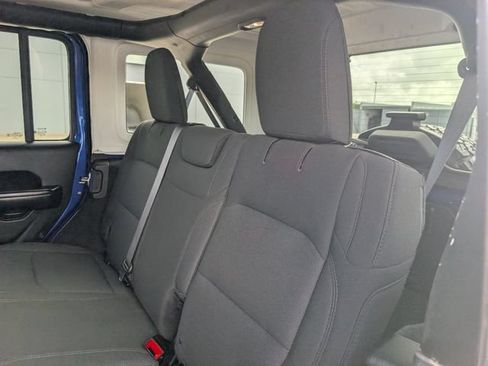Used 2018 Jeep Wrangler Unlimited Sport S AWD/4WD image 27