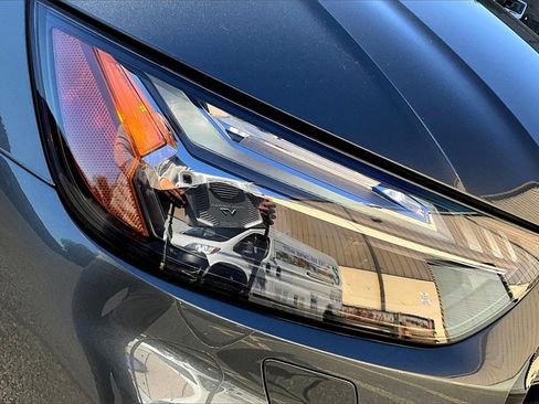 Used 2024 Audi SQ5 Prestige image 32