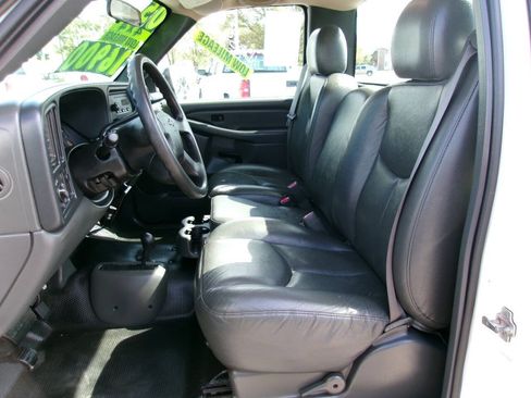 Used 2005 Chevrolet Silverado 2500 W/T AWD/4WD image 14