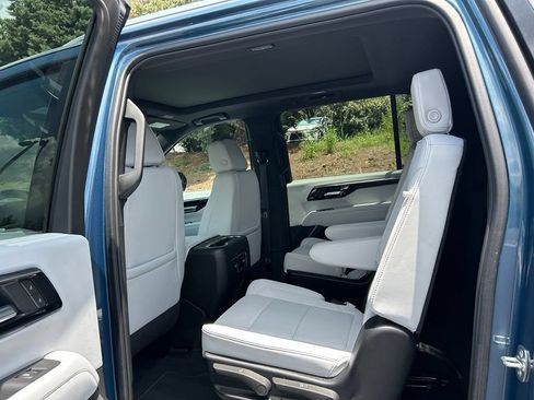 Used 2025 Chevrolet Suburban Premier w/ Sun And Tow Package RWD image 45