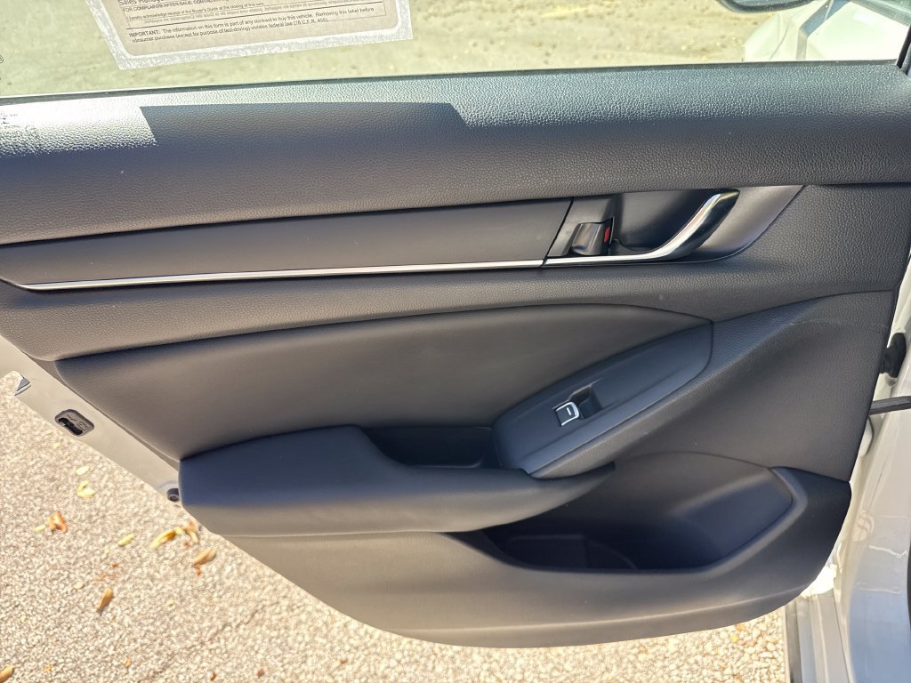 Used 2018 Honda Accord EX image 22