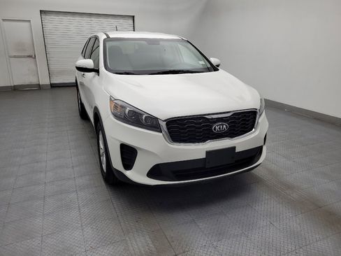 Used 2020 Kia Sorento LX image 14