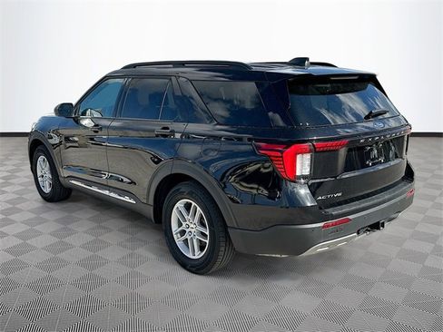 Used 2025 Ford Explorer Active w/ Active Comfort Package image 7