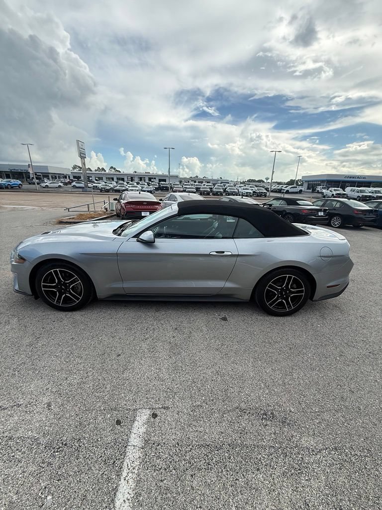 Used 2023 Ford Mustang Premium RWD image 4