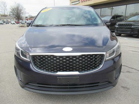 Used 2018 Kia Sedona LX w/ LX Essentials Premium Package image 9