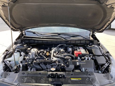 Used 2025 Nissan Altima 2.5 SV image 32