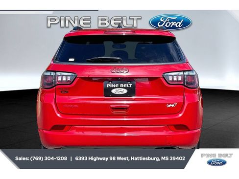 Used 2022 Jeep Compass Limited AWD/4WD image 4