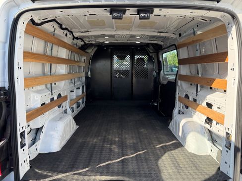 Used 2024 Ford Transit 250 Low Roof w/ Exterior Upgrade Package RWD image 3