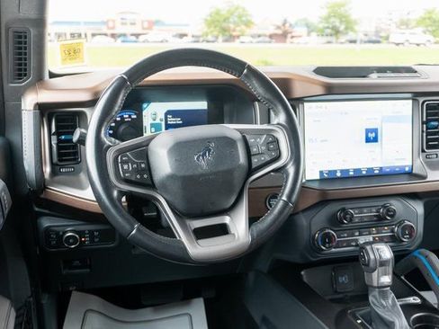 Used 2022 Ford Bronco Outer Banks AWD/4WD image 13