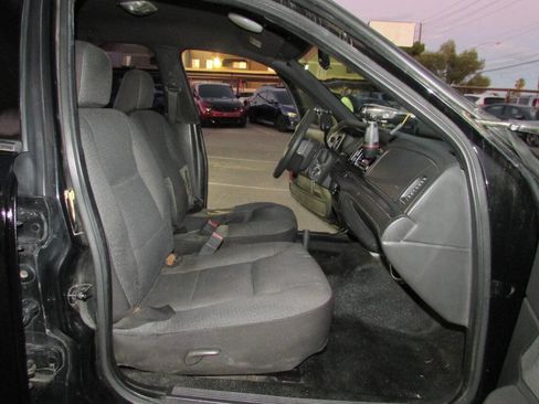 Used 2005 Ford Crown Victoria Police Interceptor image 30