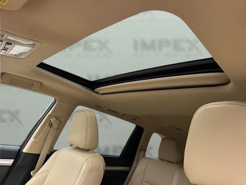 Used 2019 Toyota Highlander XLE image 11