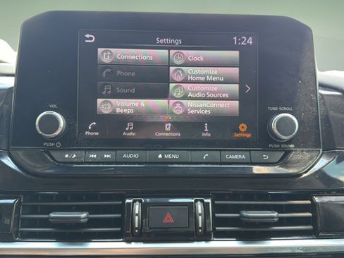 Used 2023 Nissan Pathfinder SV w/ SV Premium Package AWD/4WD image 33