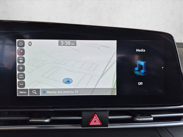 Used 2025 Hyundai Elantra SEL FWD image 13