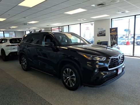 New 2026 Toyota Highlander XLE image 5