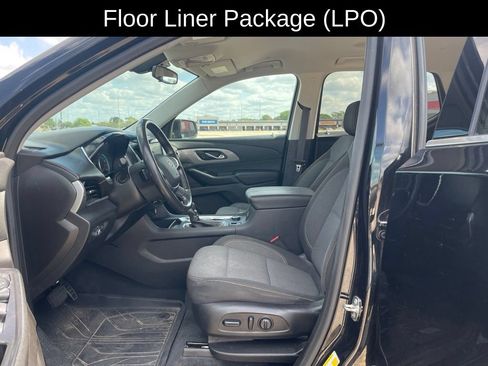Used 2021 Chevrolet Traverse LT FWD image 12
