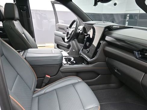 Used 2026 GMC Yukon AT4 w/ AT4 Premium Plus Package AWD/4WD image 45