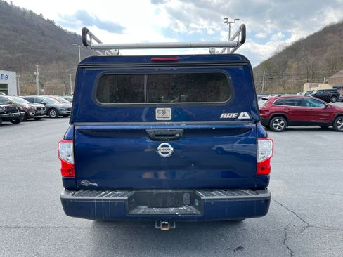 Used 2017 Nissan Titan SV AWD/4WD image 11