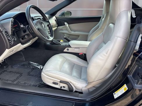 Used 2006 Chevrolet Corvette Convertible w/ Preferred Equipment Group RWD image 11