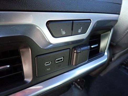 Used 2021 GMC Sierra 1500 AT4 w/ AT4 Preferred Package image 9