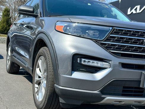 Used 2023 Ford Explorer XLT w/ Equipment Group 202A AWD/4WD image 4