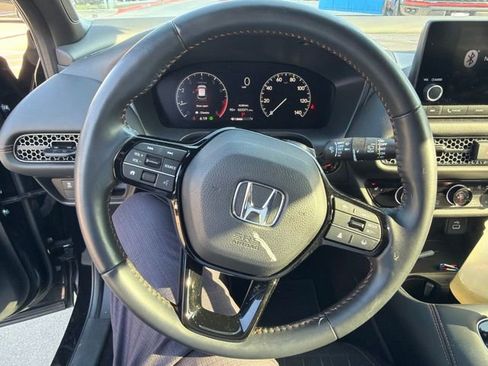 Used 2025 Honda HR-V Sport image 11