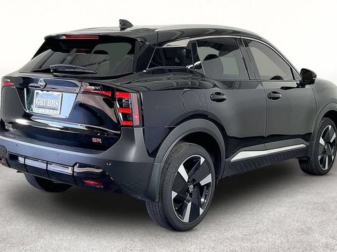 Certified 2025 Nissan Kicks SR FWD image 4