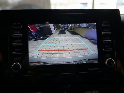 Used 2022 Toyota Camry SE image 8