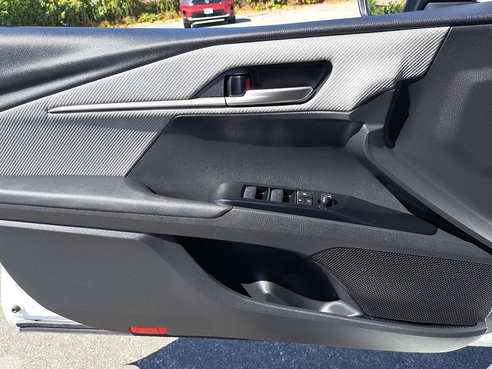 Used 2026 Toyota Camry SE FWD image 28