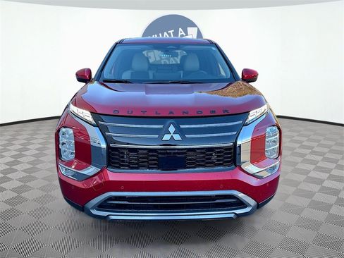 New 2025 Mitsubishi Outlander SE image 2