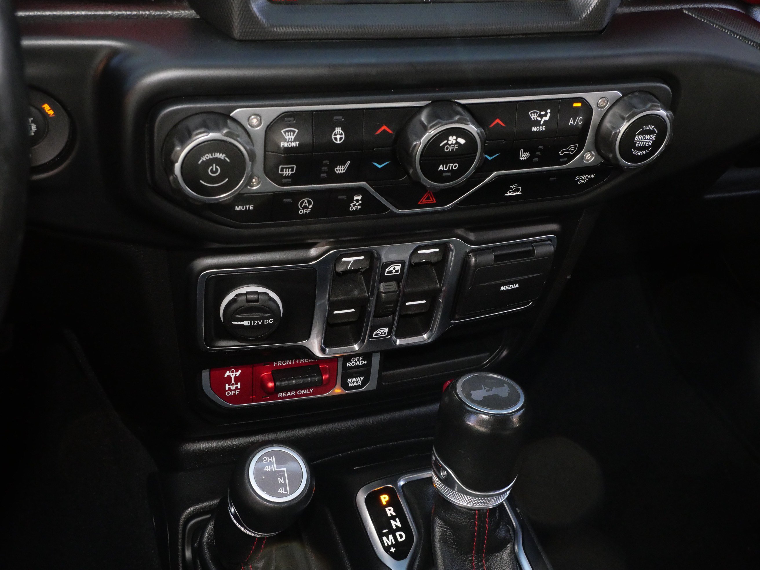 Used 2022 Jeep Wrangler Unlimited Rubicon w/ LED Lighting Group AWD/4WD image 23