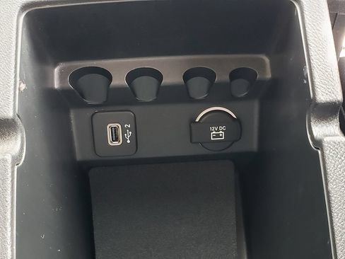Used 2019 Jeep Cherokee Trailhawk AWD/4WD image 29