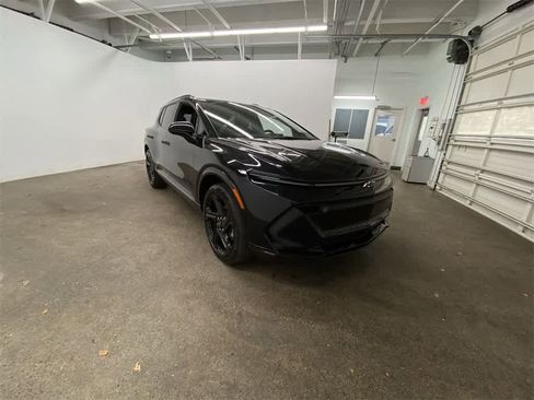 Used 2024 Chevrolet Equinox EV RS image 8