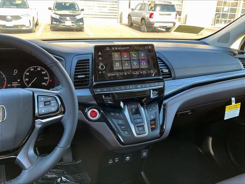 New 2026 Honda Odyssey Elite image 13