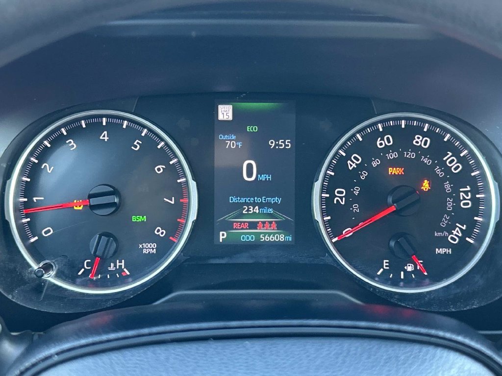 Used 2021 Toyota RAV4 XLE FWD image 27