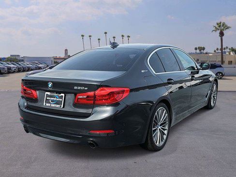Used 2019 BMW 530e w/ Premium Package image 5
