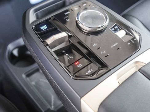 Used 2026 BMW iX xDrive60 w/ Premium Package image 16