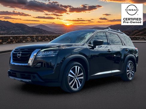 Certified 2023 Nissan Pathfinder Platinum FWD image 2