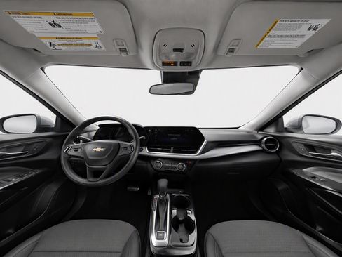 Used 2025 Chevrolet Trax LT FWD image 13